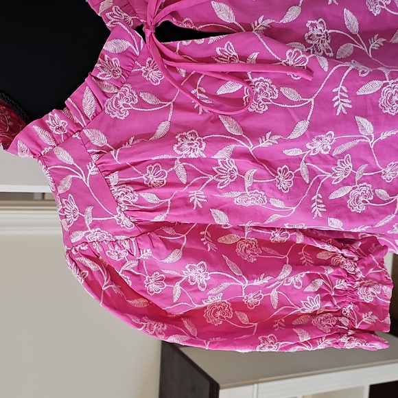 Top - Picture 6 of 16